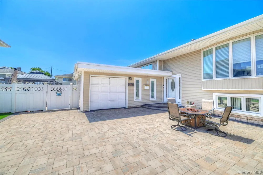 165 Elaine Drive Oceanside, NY 11572