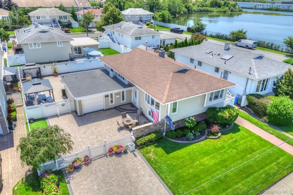 165 Elaine Drive Oceanside, NY 11572