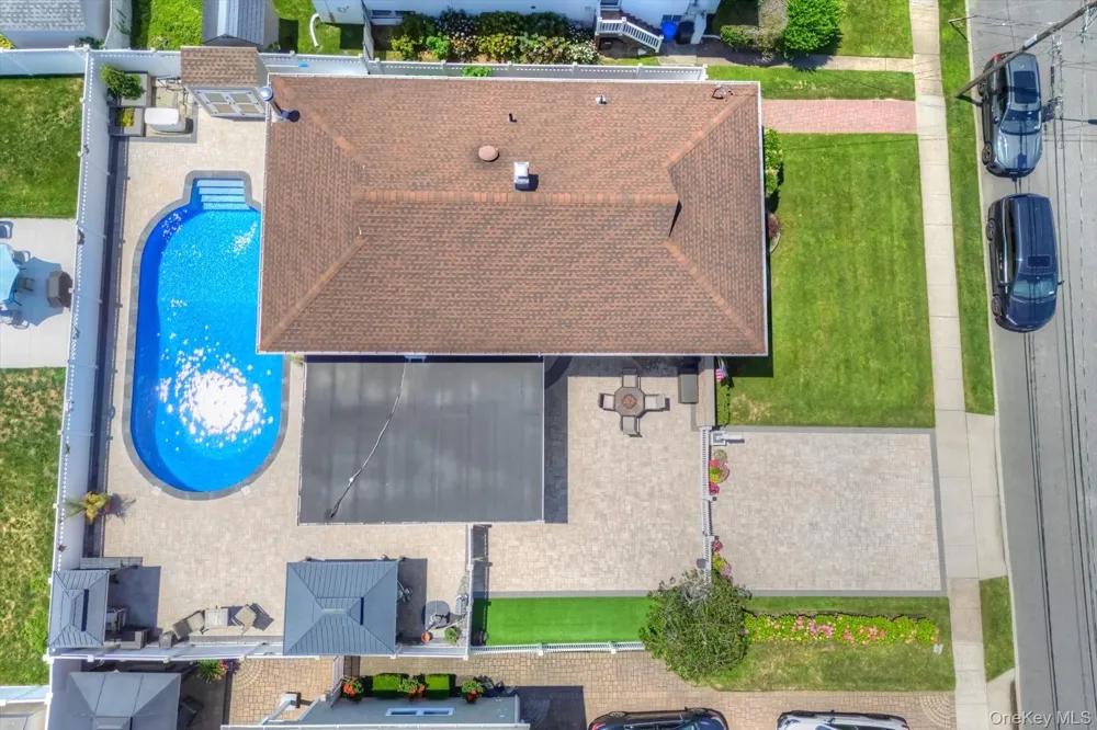 165 Elaine Drive Oceanside, NY 11572