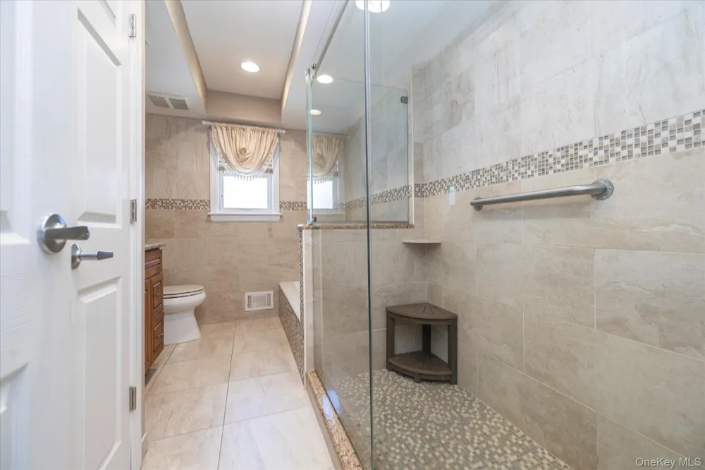 165 Elaine Drive Oceanside, NY 11572