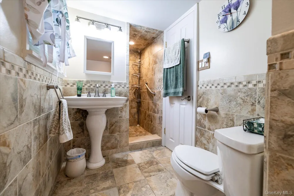 165 Elaine Drive Oceanside, NY 11572