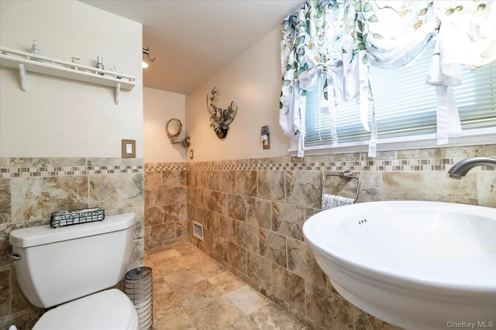 165 Elaine Drive Oceanside, NY 11572