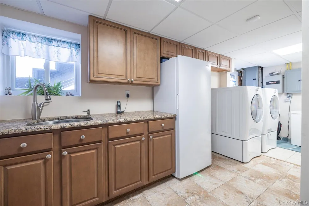 165 Elaine Drive Oceanside, NY 11572