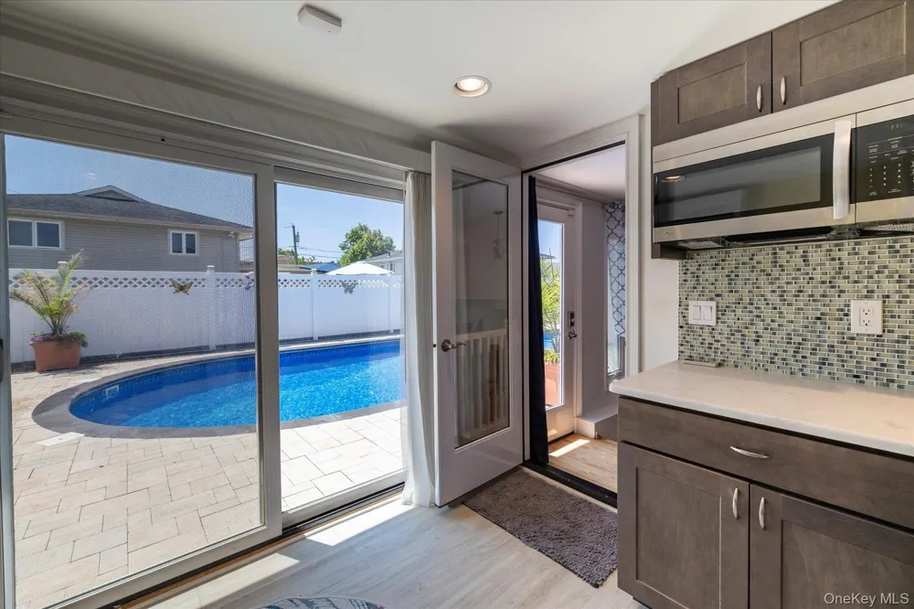 165 Elaine Drive Oceanside, NY 11572