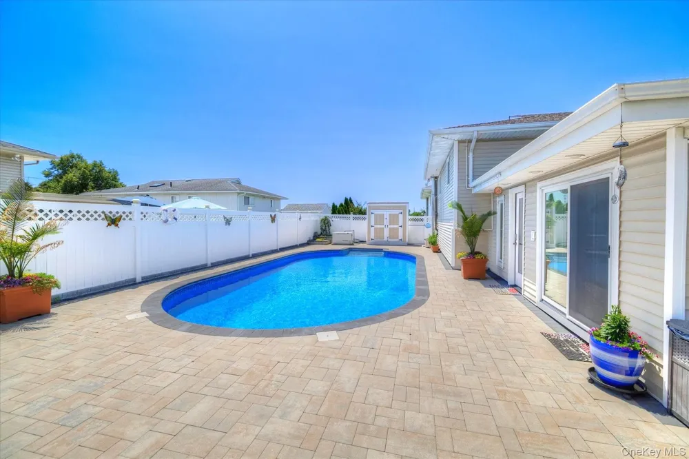 165 Elaine Drive Oceanside, NY 11572