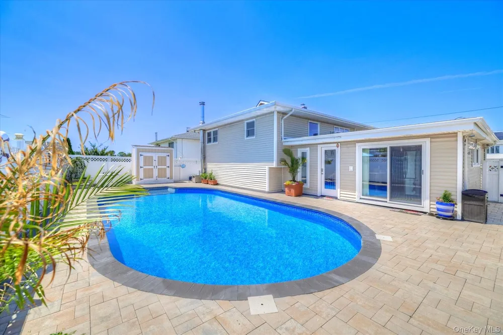 165 Elaine Drive Oceanside, NY 11572
