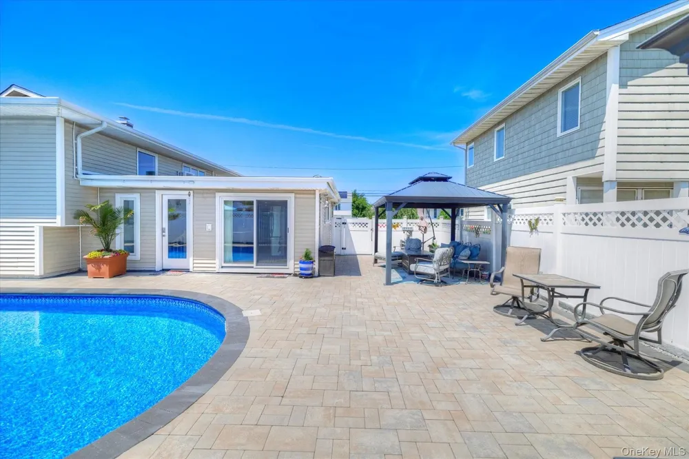 165 Elaine Drive Oceanside, NY 11572