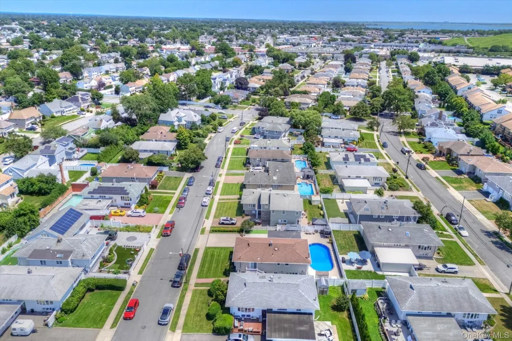 165 Elaine Drive Oceanside, NY 11572