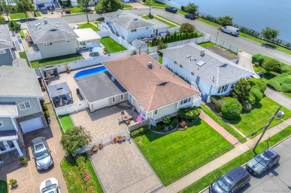 165 Elaine Drive Oceanside, NY 11572