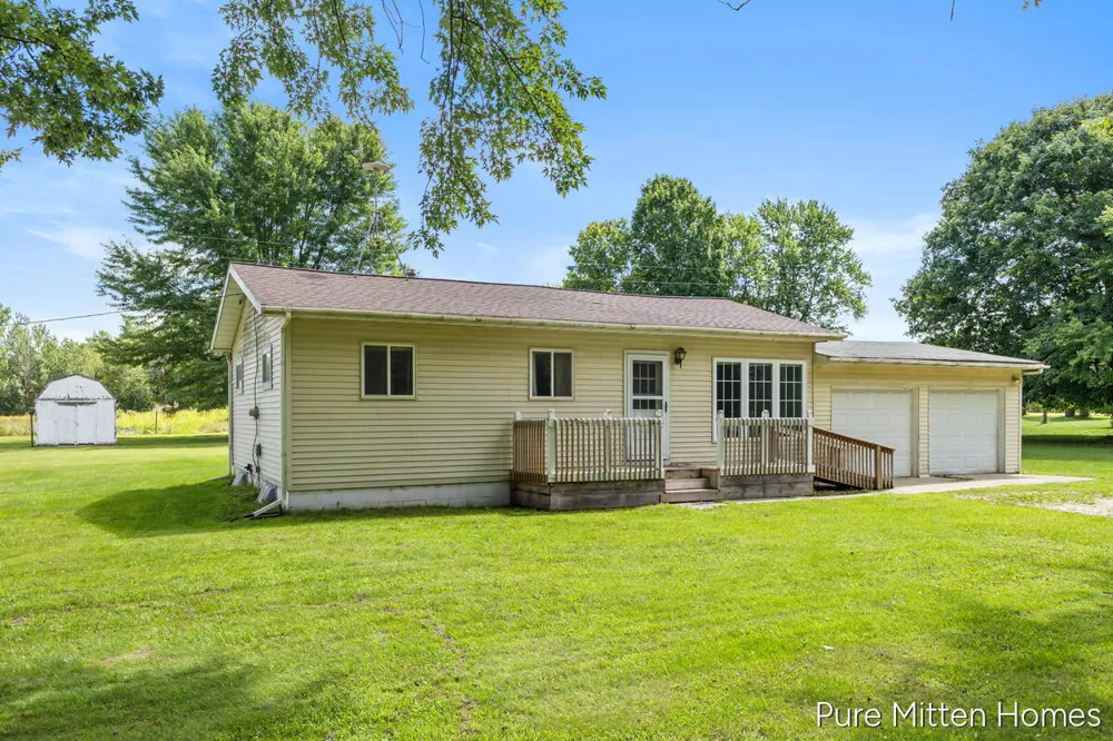 6118 Hawley Highway Belding, MI 48809