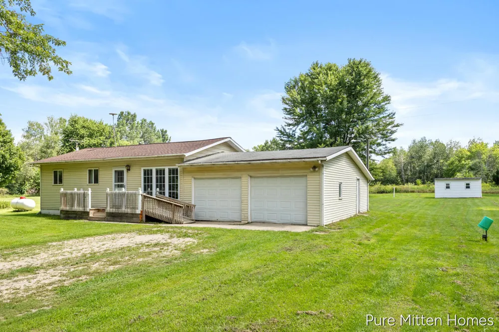 6118 Hawley Highway Belding, MI 48809