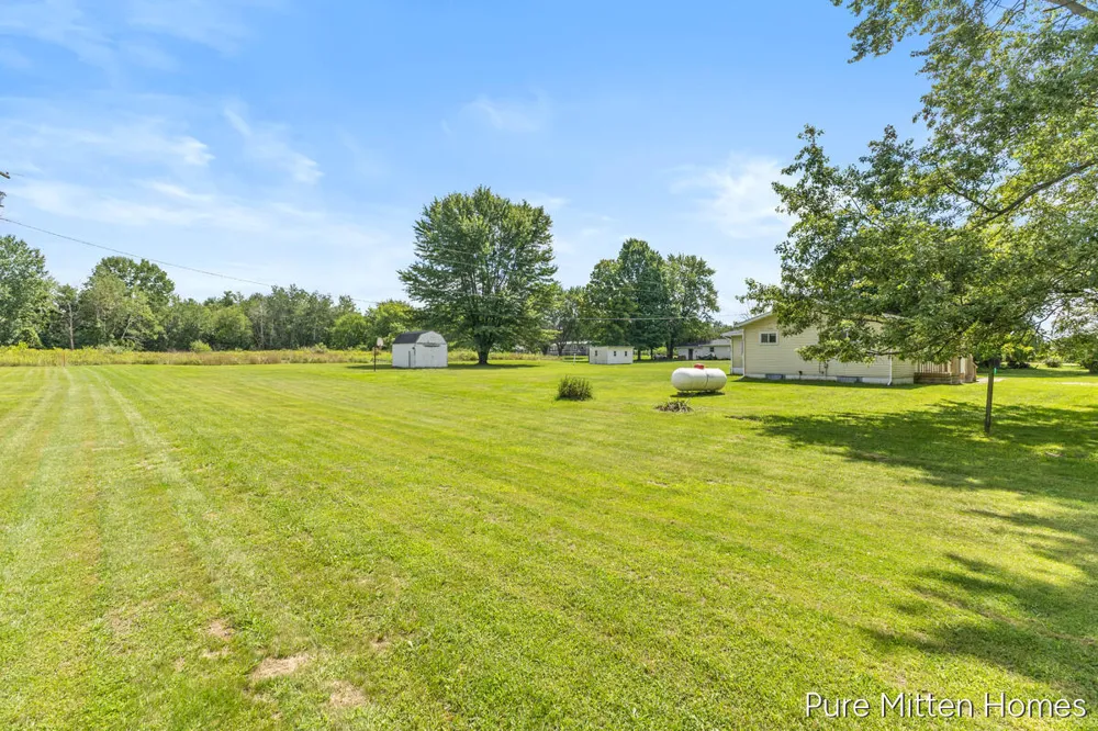 6118 Hawley Highway Belding, MI 48809
