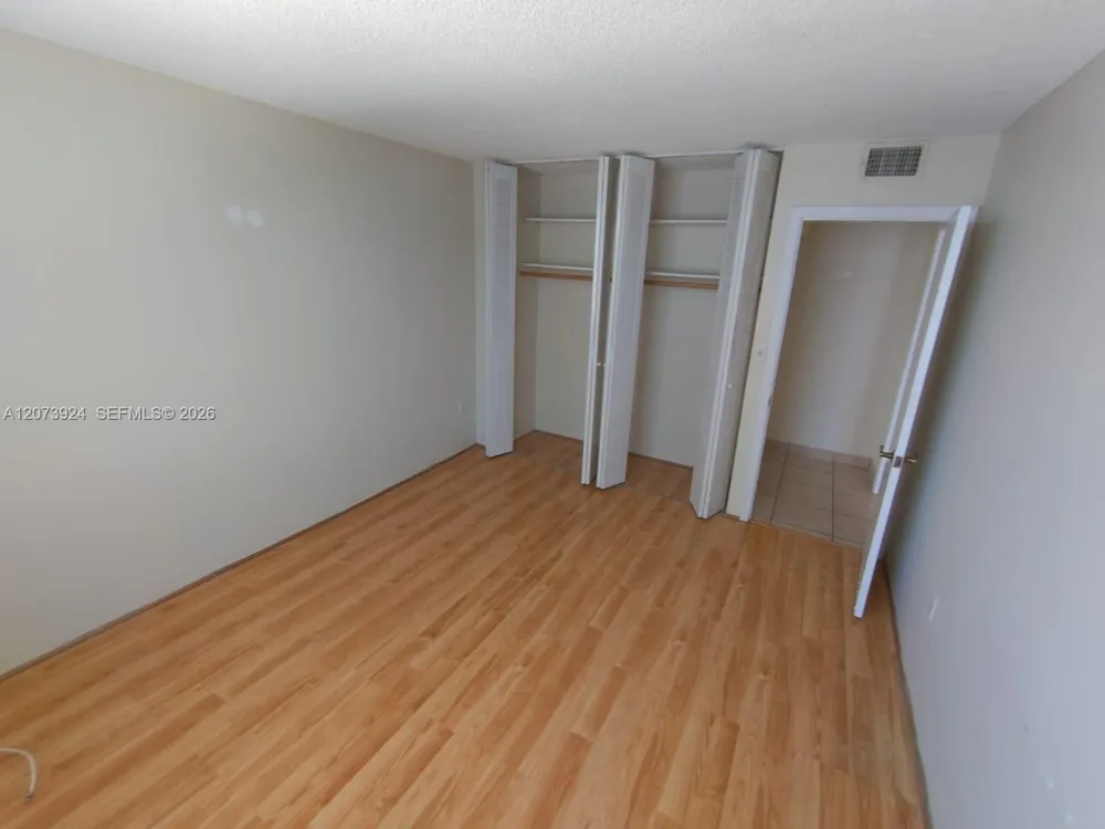 2780 NE 183rd St #1402 Aventura, FL 33160