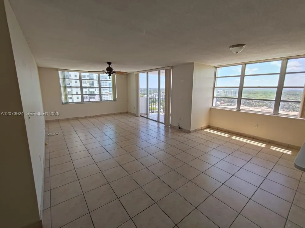 2780 NE 183rd St #1402 Aventura, FL 33160