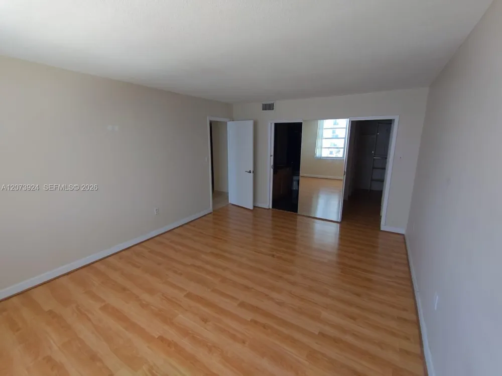 2780 NE 183rd St #1402 Aventura, FL 33160