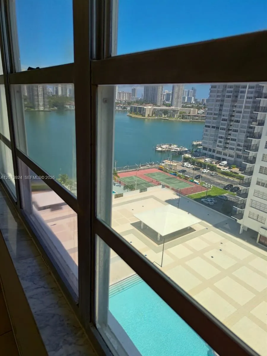 2780 NE 183rd St #1402 Aventura, FL 33160