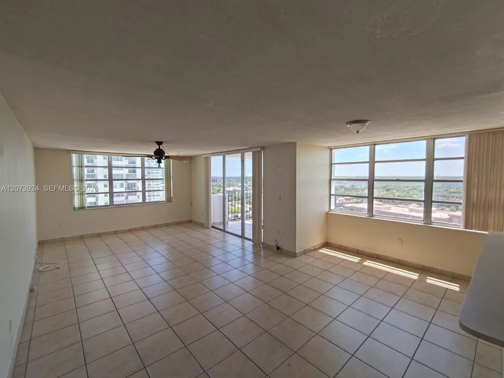 2780 NE 183rd St #1402 Aventura, FL 33160