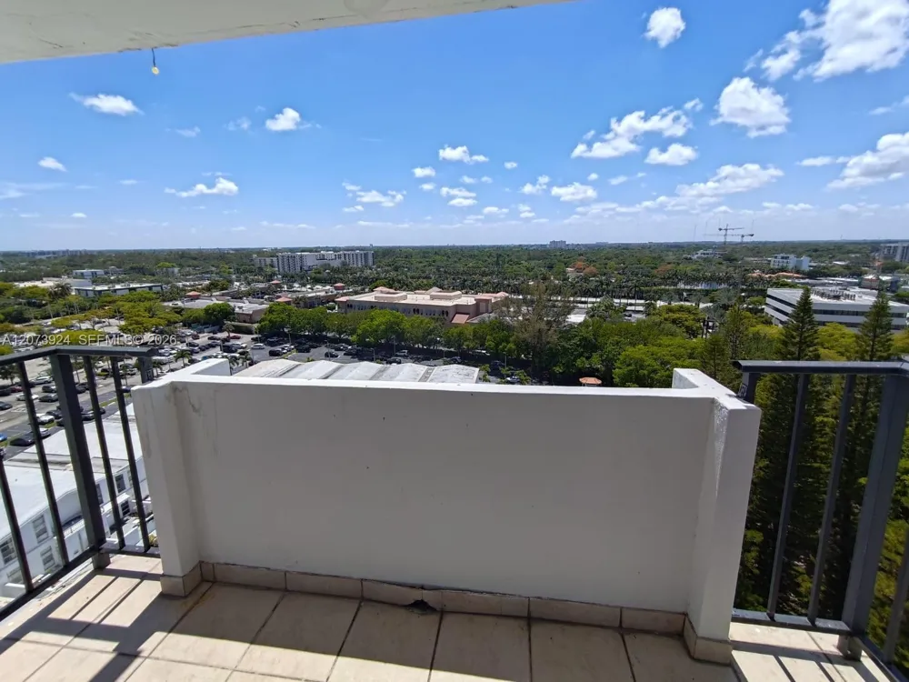 2780 NE 183rd St #1402 Aventura, FL 33160