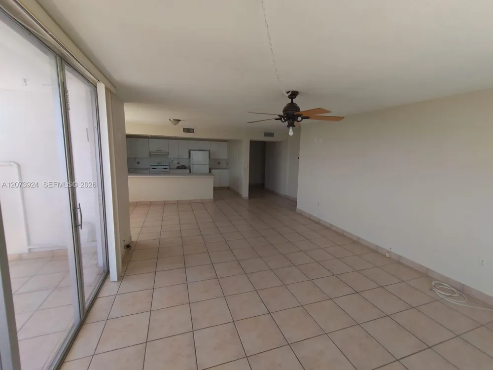 2780 NE 183rd St #1402 Aventura, FL 33160