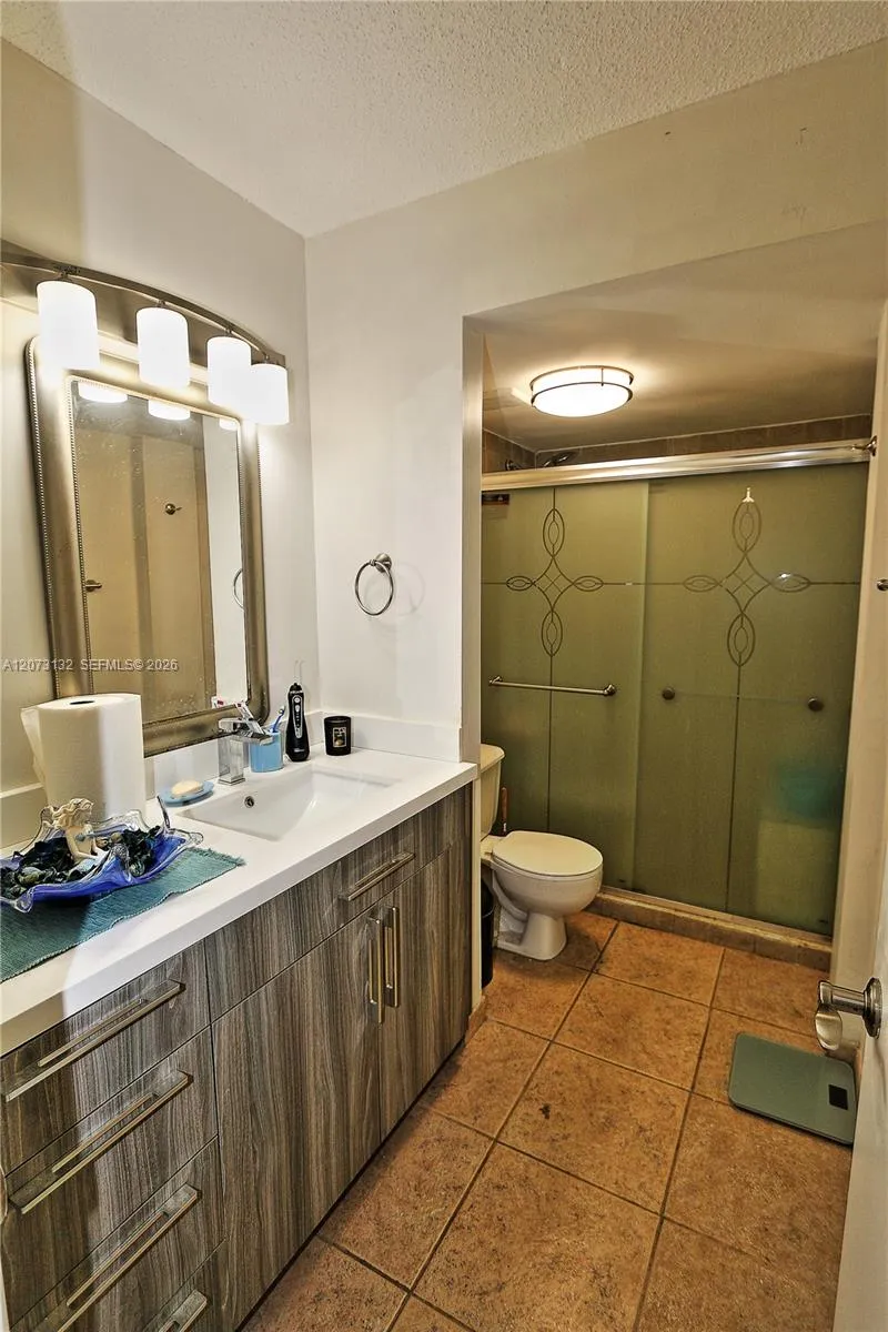 1221 SW 122nd Ave #403 Miami, FL 33184