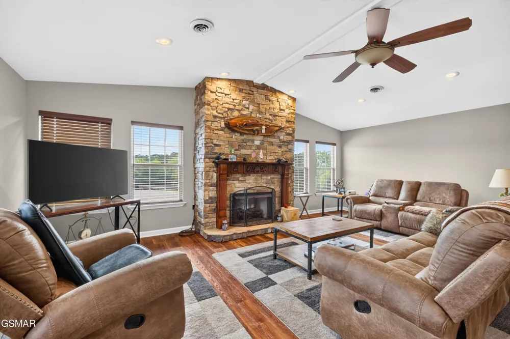 428 Shrader Road Dandridge, TN 37725