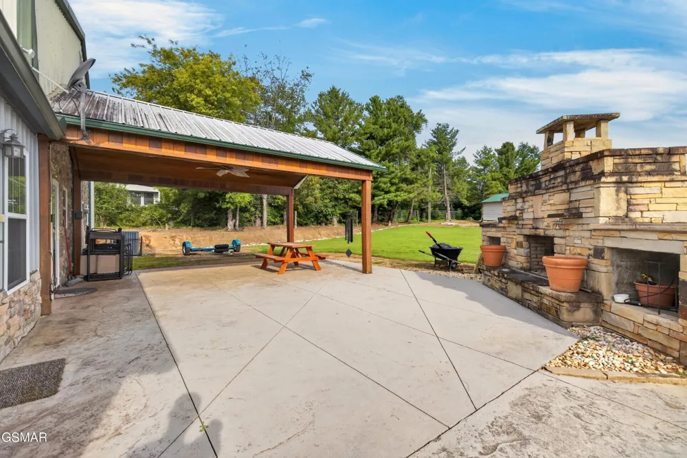 428 Shrader Road Dandridge, TN 37725