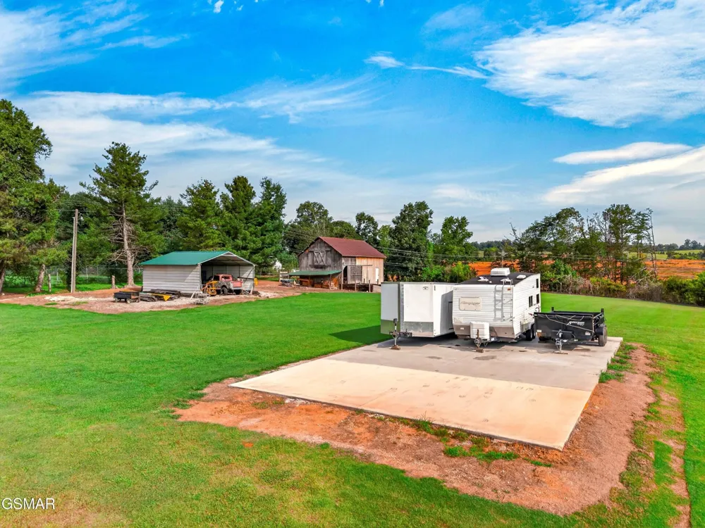 428 Shrader Road Dandridge, TN 37725