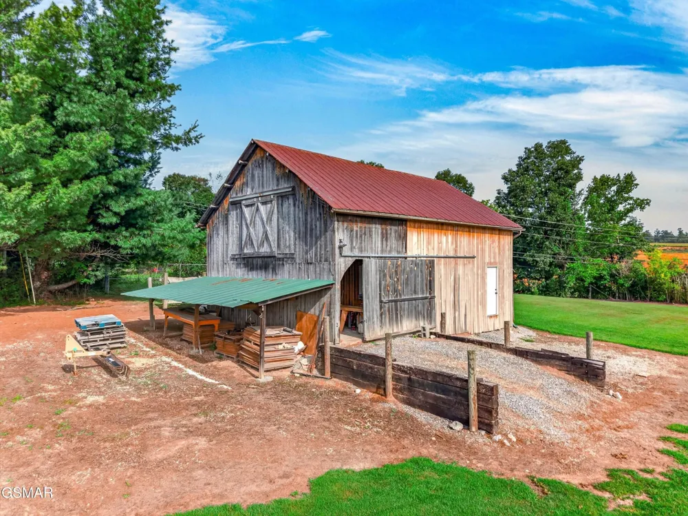 428 Shrader Road Dandridge, TN 37725