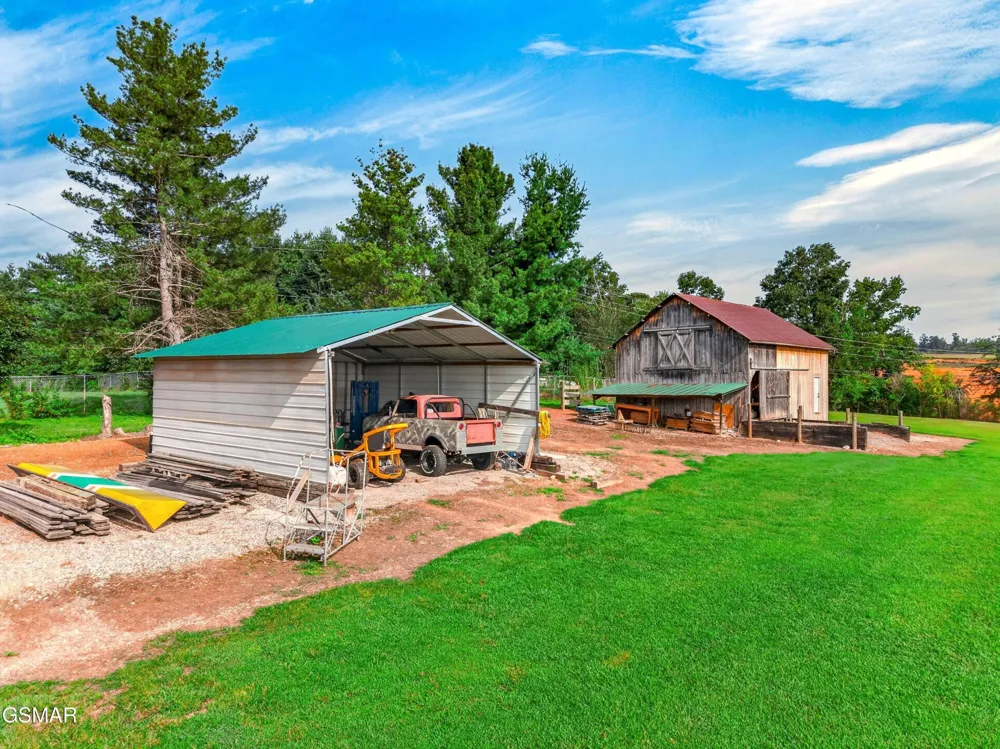 428 Shrader Road Dandridge, TN 37725