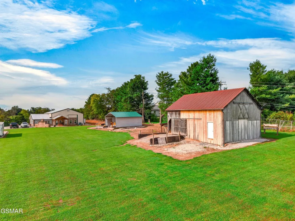 428 Shrader Road Dandridge, TN 37725