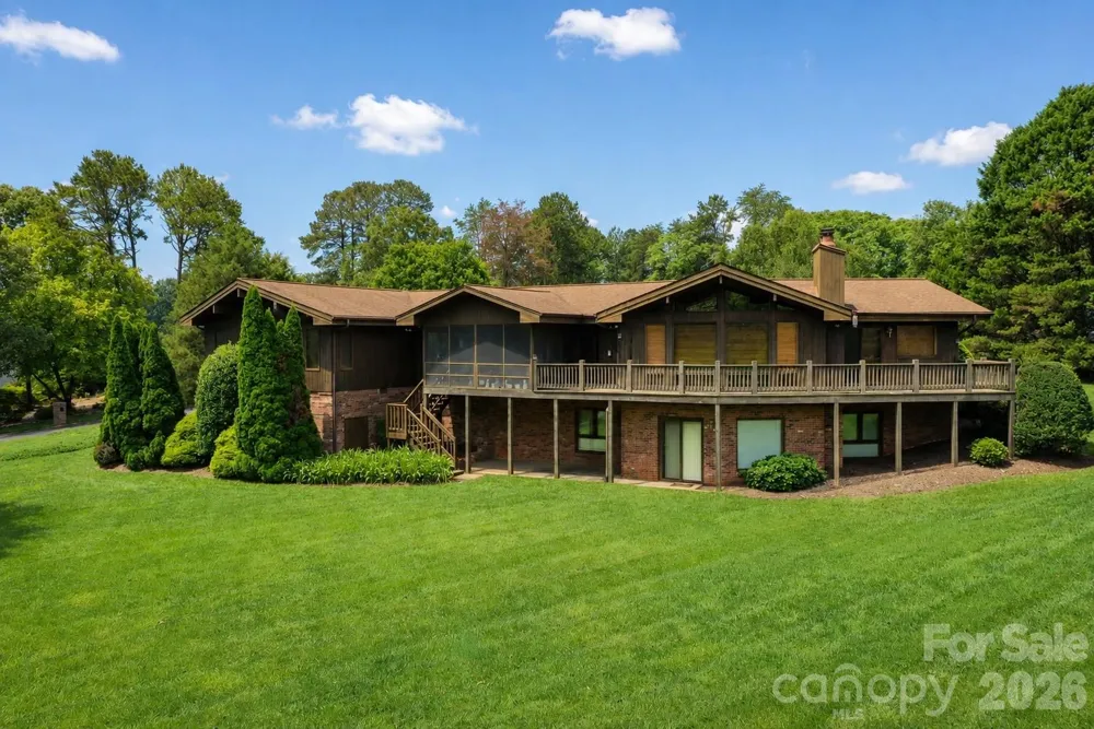 3711 Blendwood Lane NE Hickory, NC 28601