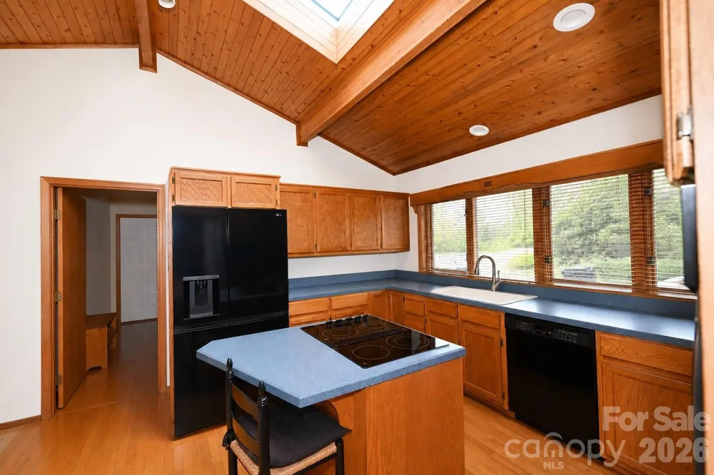 3711 Blendwood Lane NE Hickory, NC 28601