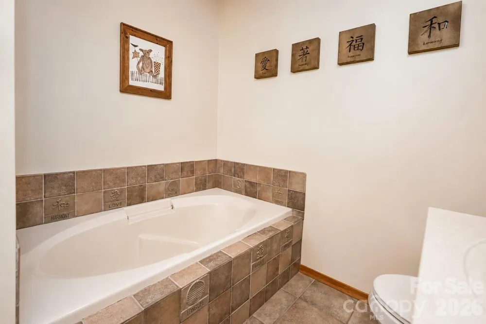 3711 Blendwood Lane NE Hickory, NC 28601