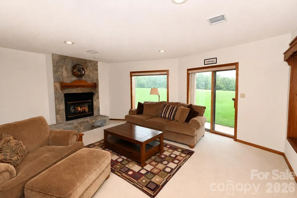 3711 Blendwood Lane NE Hickory, NC 28601