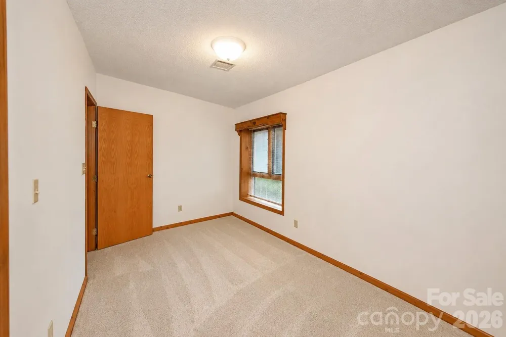 3711 Blendwood Lane NE Hickory, NC 28601