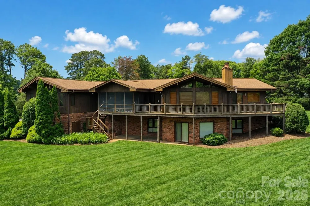 3711 Blendwood Lane NE Hickory, NC 28601