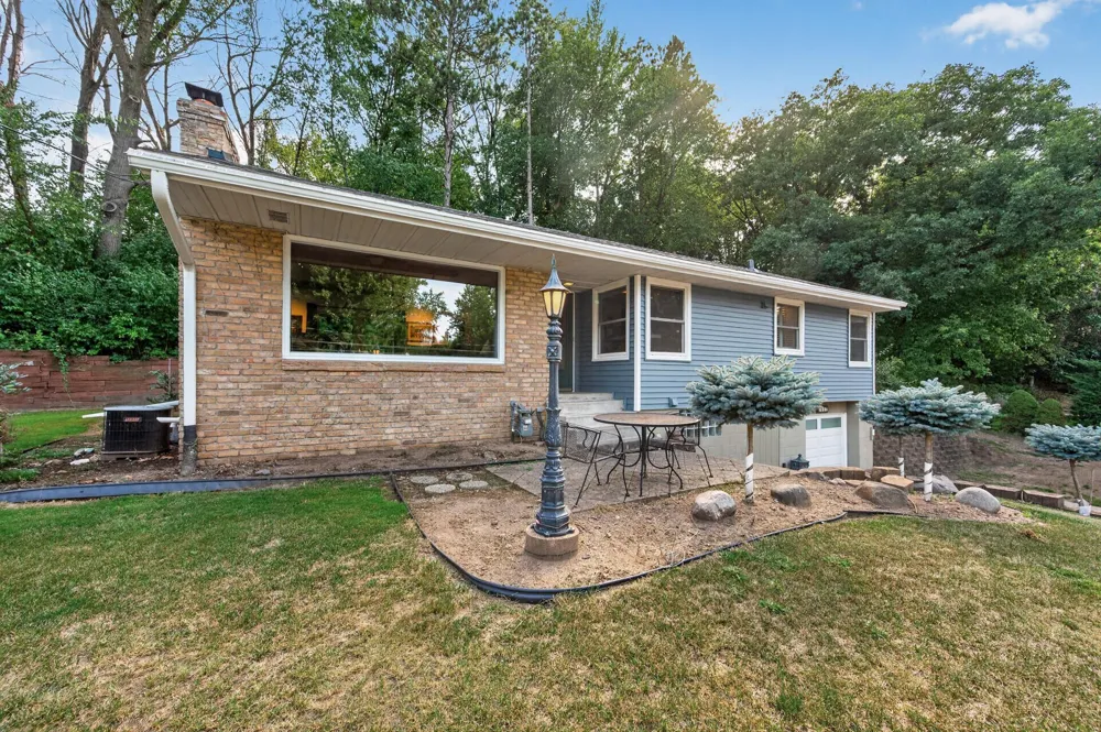 1417 Stickney Avenue South Saint Paul, MN 55075