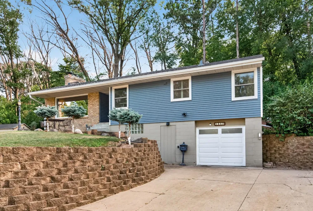 1417 Stickney Avenue South Saint Paul, MN 55075
