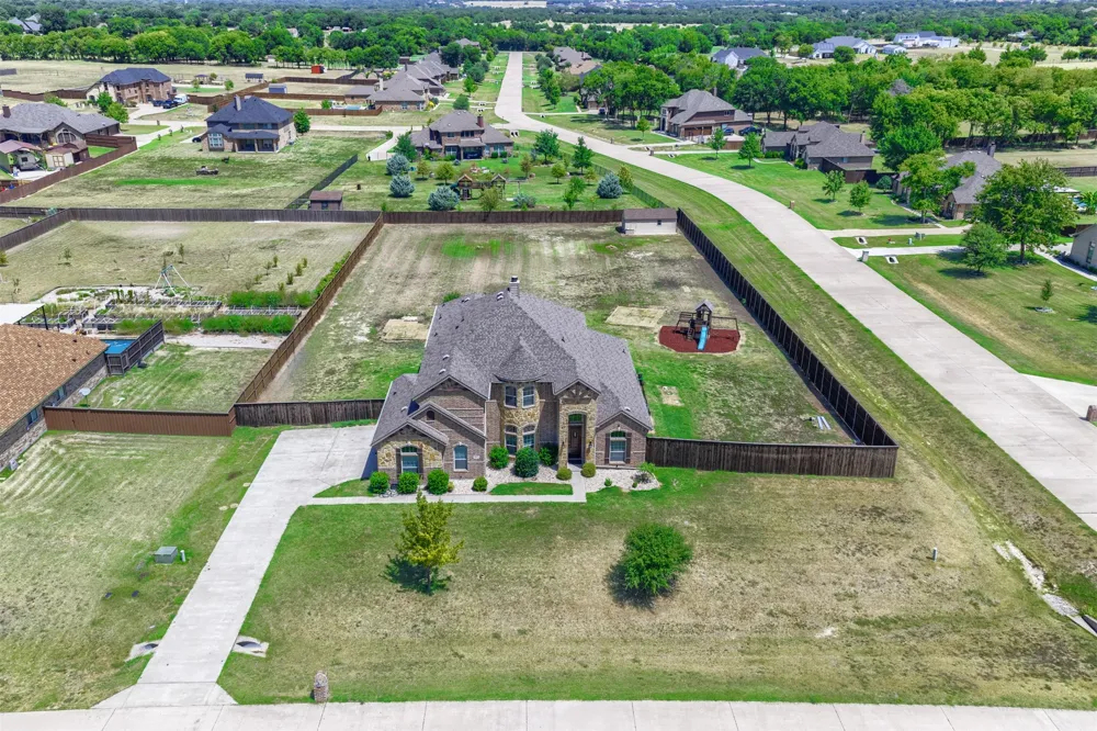 8871 Etta Court Waxahachie, TX 75167