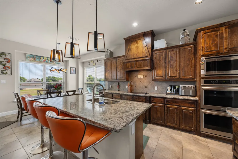 8871 Etta Court Waxahachie, TX 75167