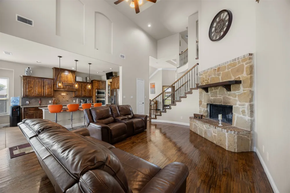 8871 Etta Court Waxahachie, TX 75167