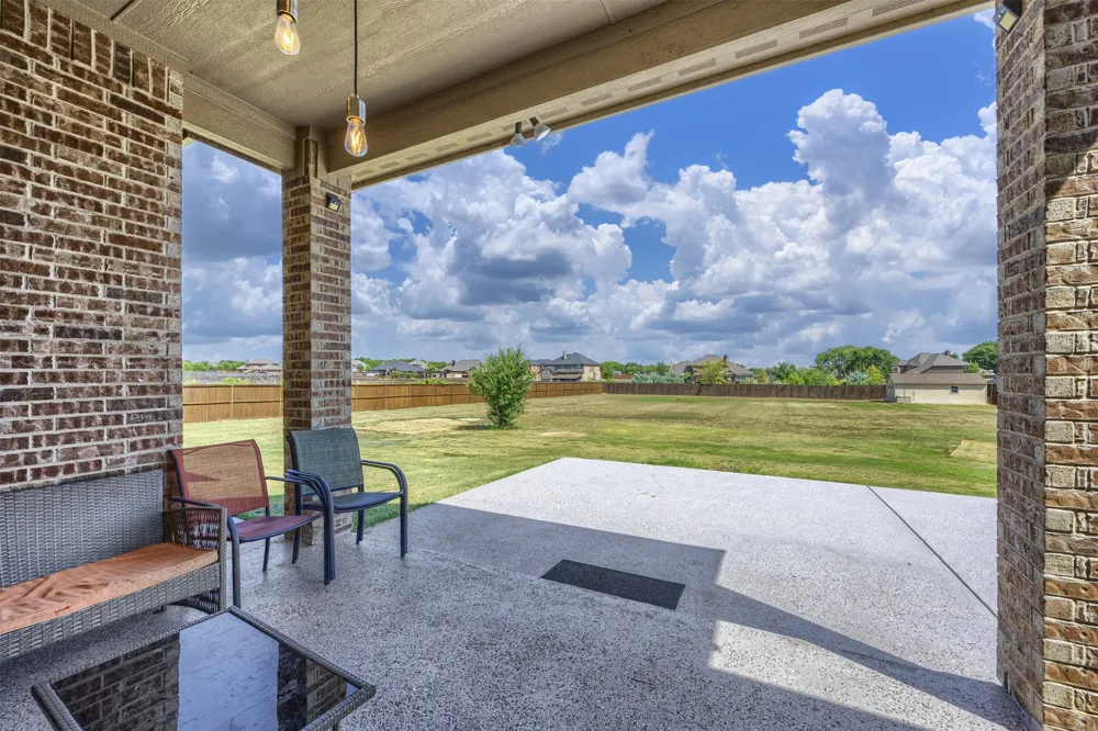 8871 Etta Court Waxahachie, TX 75167
