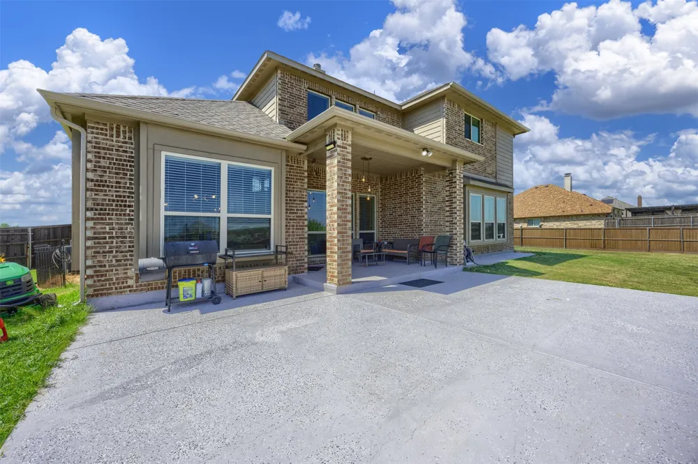 8871 Etta Court Waxahachie, TX 75167