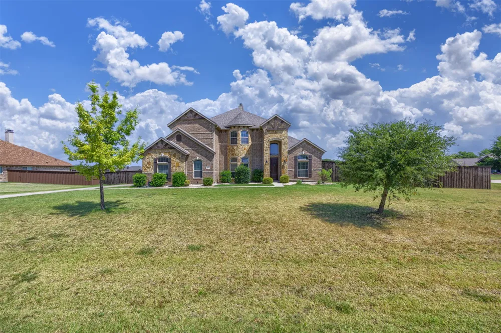 8871 Etta Court Waxahachie, TX 75167