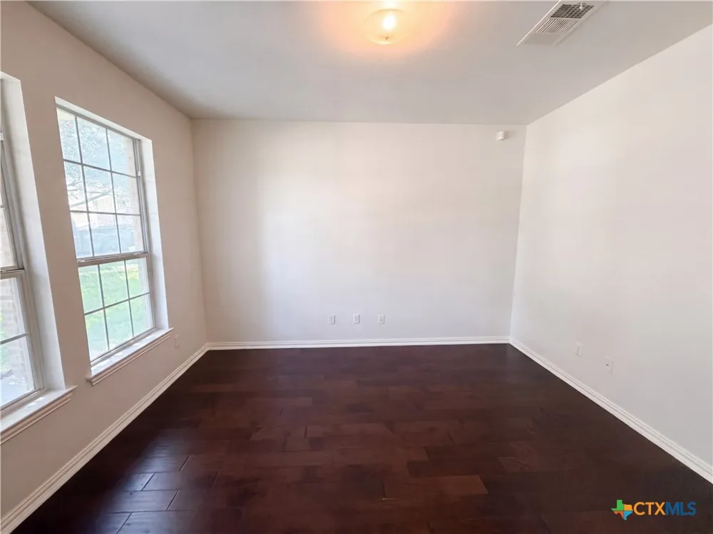 234 Wells Bend Hutto, TX 78634