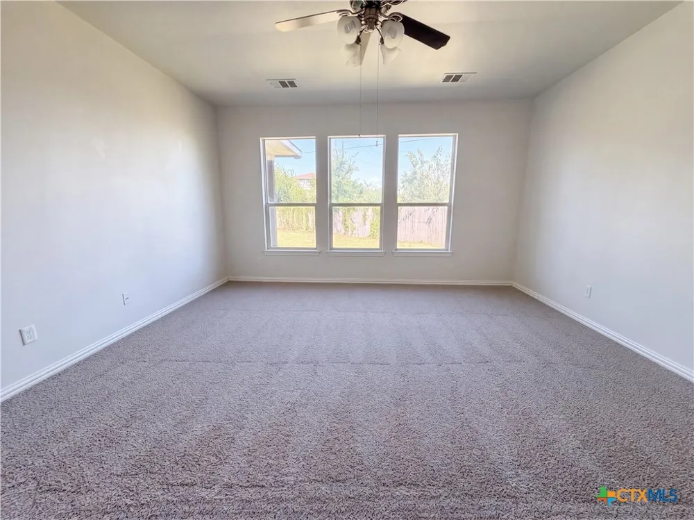 234 Wells Bend Hutto, TX 78634