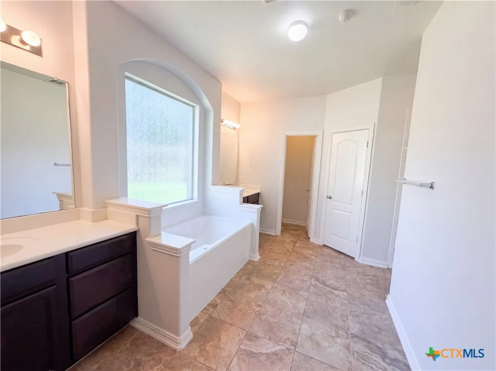 234 Wells Bend Hutto, TX 78634