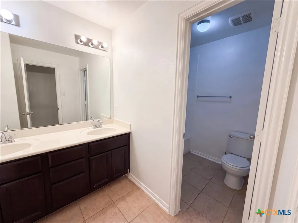 234 Wells Bend Hutto, TX 78634