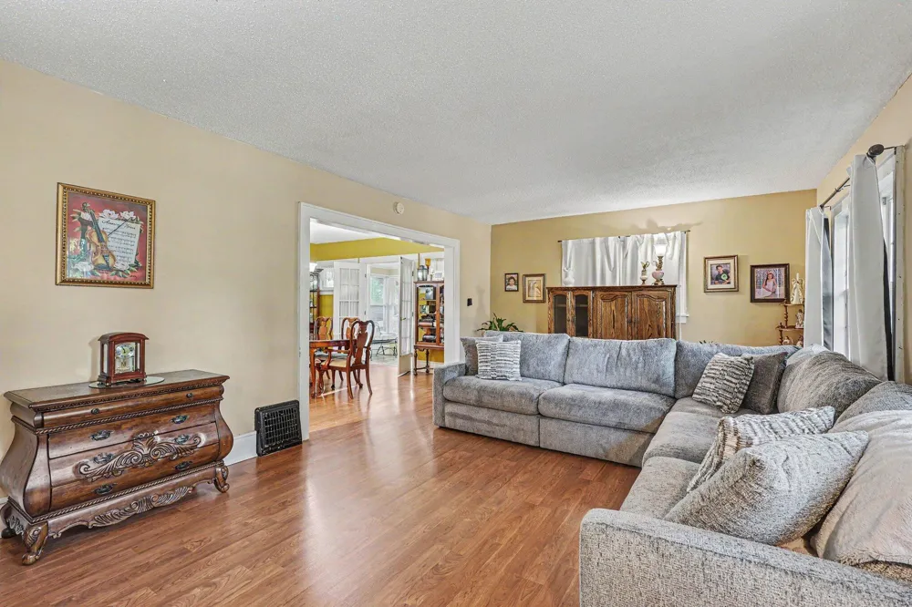 1130 Ireland Avenue Muskegon, MI 49441