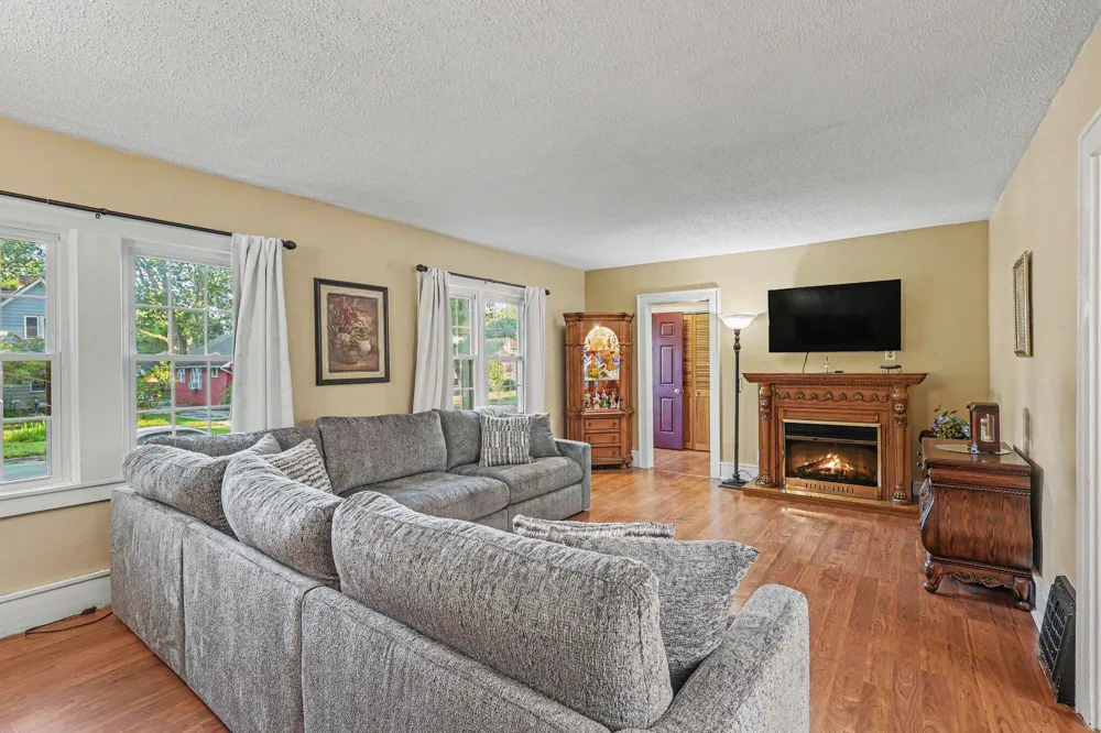1130 Ireland Avenue Muskegon, MI 49441